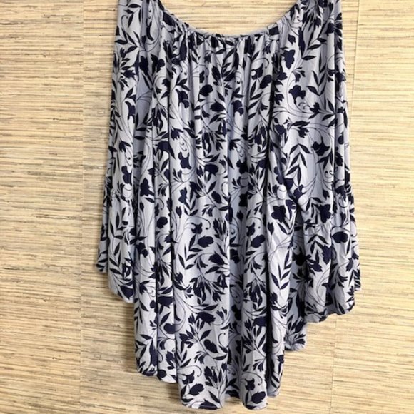 NEW DIRECTIONS-Size XL (14/16) Blue Floral Peasant Top-Bell Sleeve- Off Shoulder - Picture 6 of 12